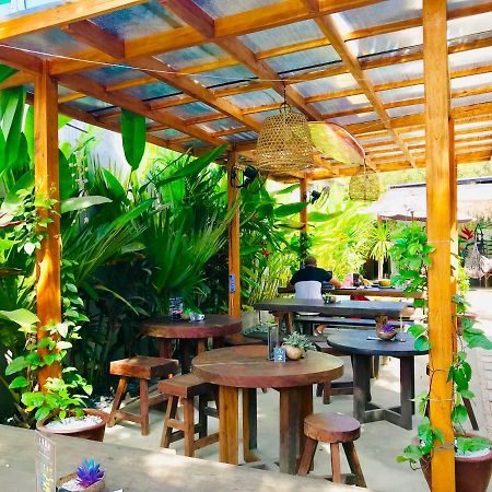 Loka Surf & Fitness Lodge Kuta  Extérieur photo