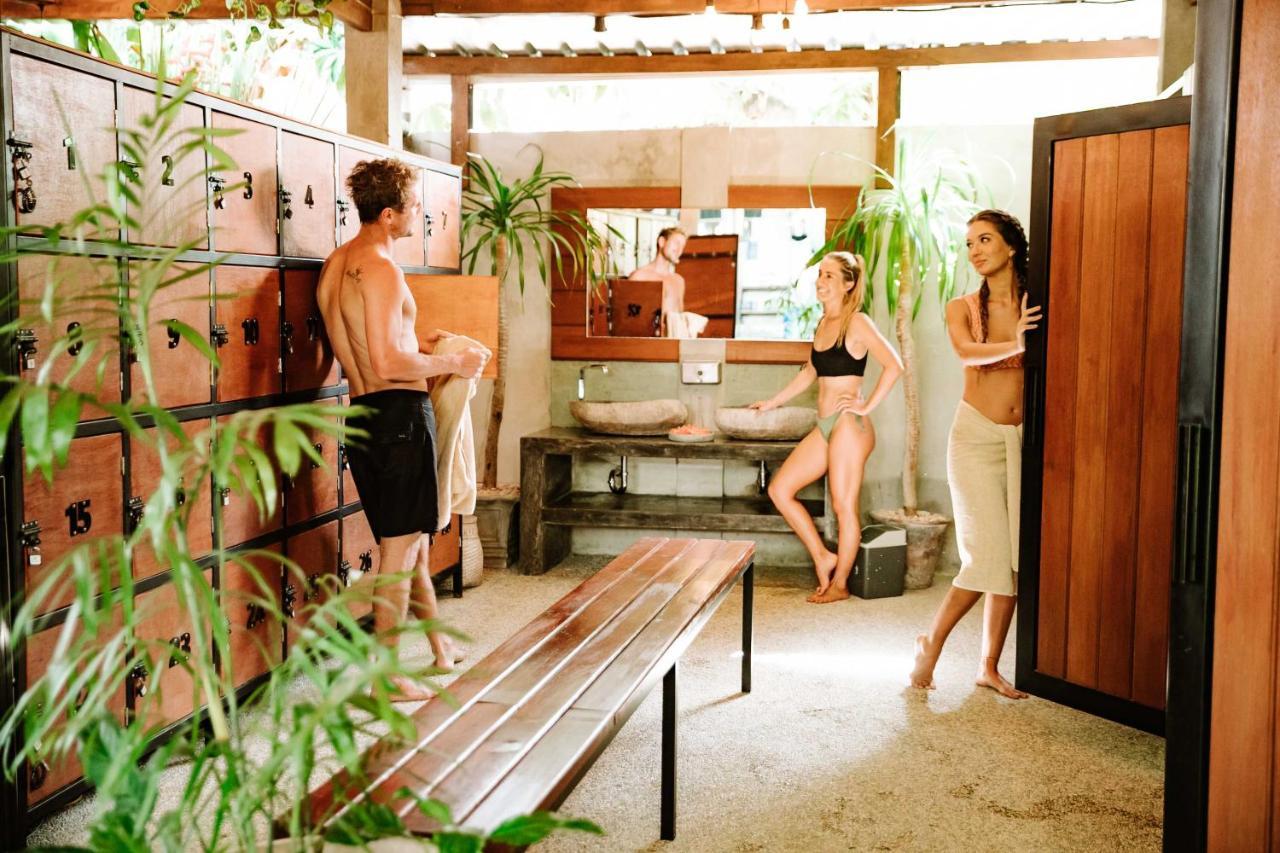 Loka Surf & Fitness Lodge Kuta  Extérieur photo