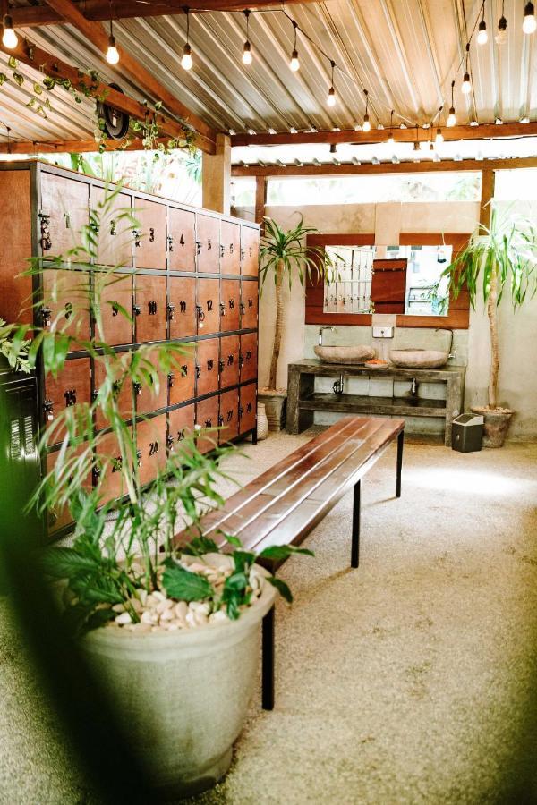 Loka Surf & Fitness Lodge Kuta  Extérieur photo
