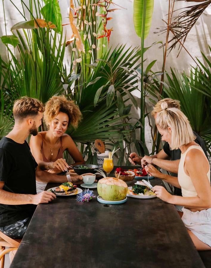 Loka Surf & Fitness Lodge Kuta  Extérieur photo