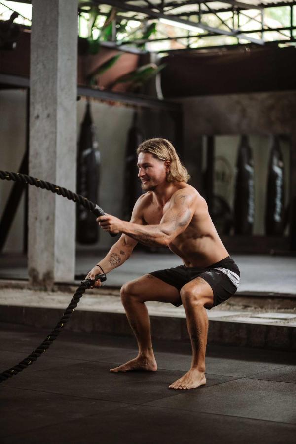 Loka Surf & Fitness Lodge Kuta  Extérieur photo