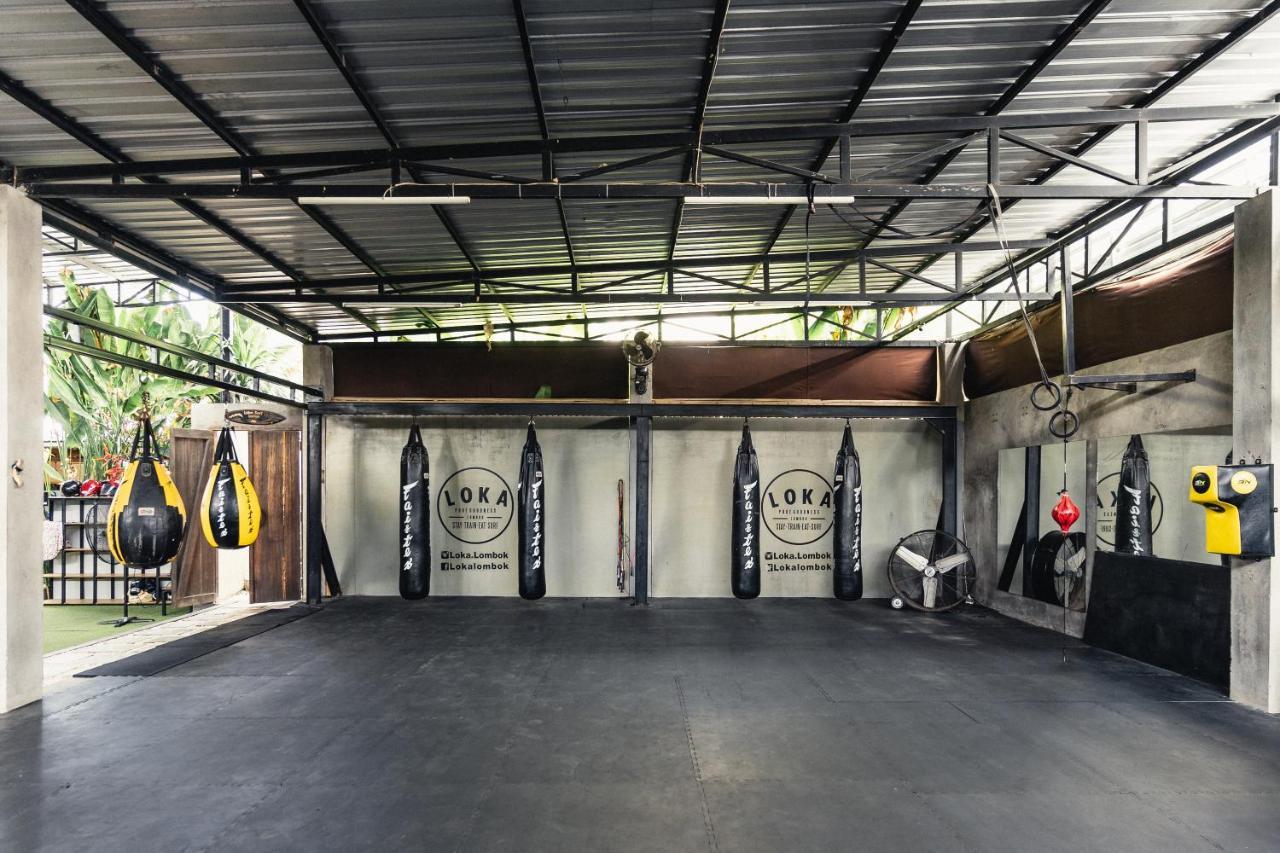 Loka Surf & Fitness Lodge Kuta  Extérieur photo