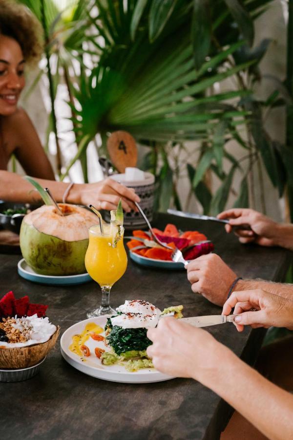 Loka Surf & Fitness Lodge Kuta  Extérieur photo