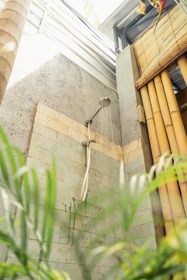 Loka Surf & Fitness Lodge Kuta  Extérieur photo