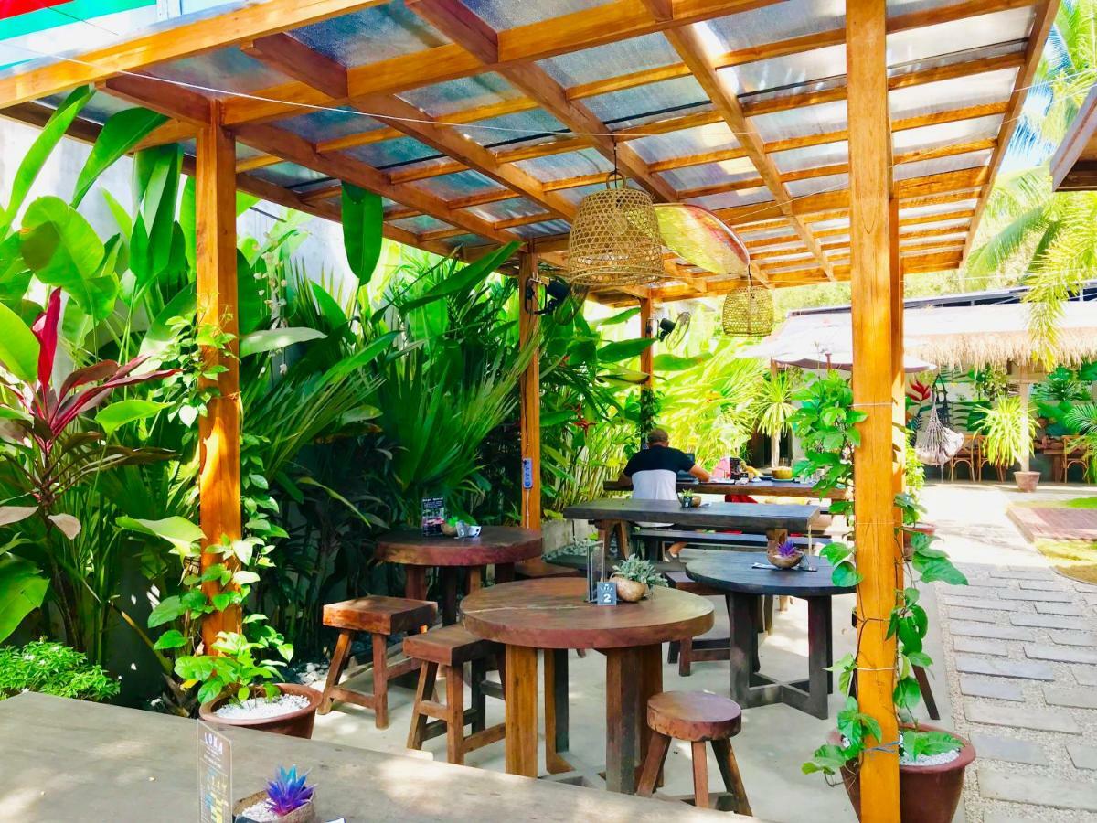 Loka Surf & Fitness Lodge Kuta  Extérieur photo